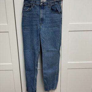 Abercrombie & Fitch Ultra High Rise 90s Straight Jean